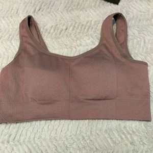Sommer sports bra, worn once. Non smoking home